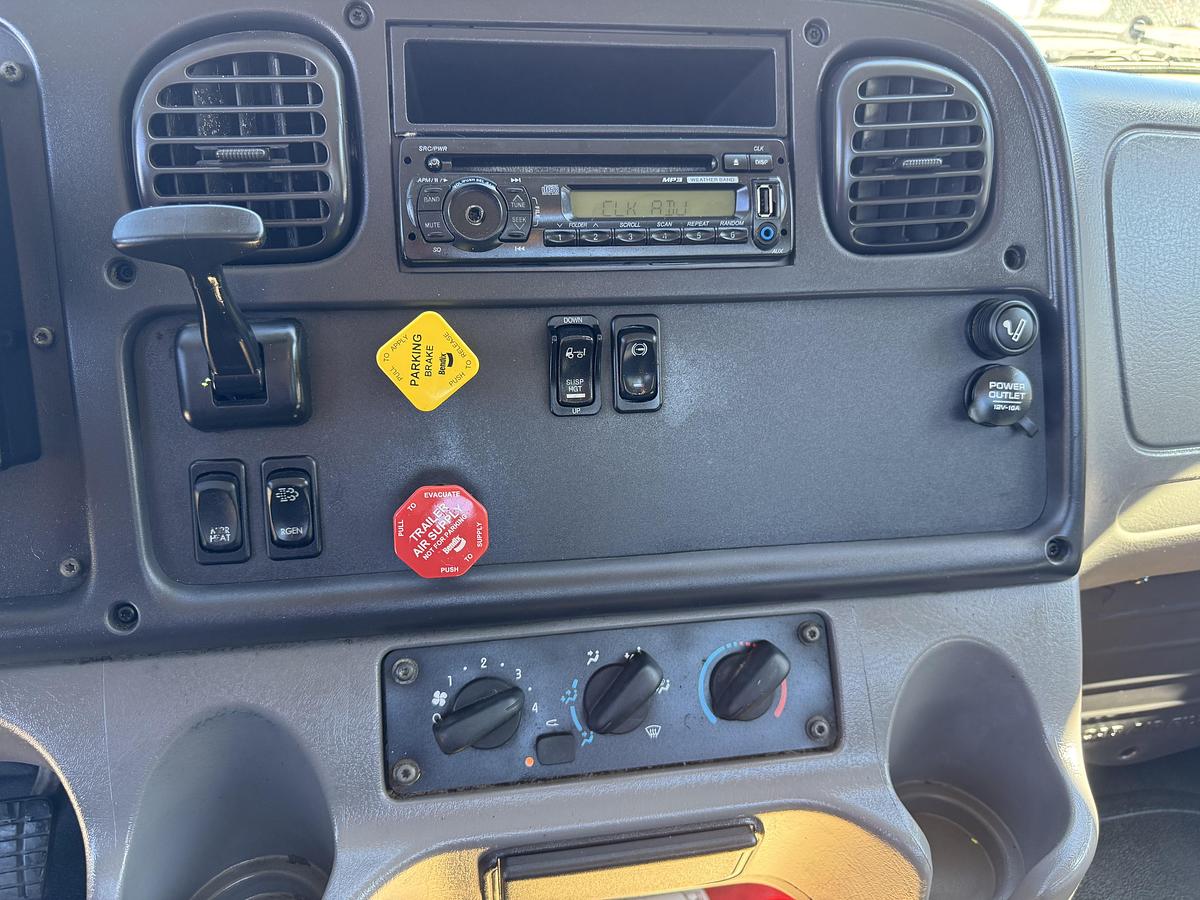 Used 2015 Freightliner® M2 106