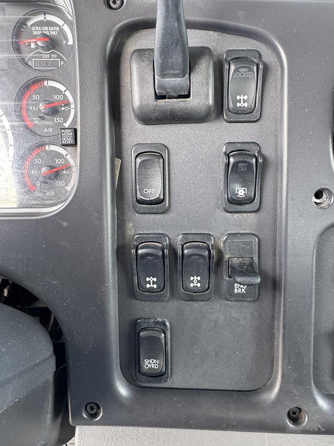 Used 2015 Freightliner® 114SD