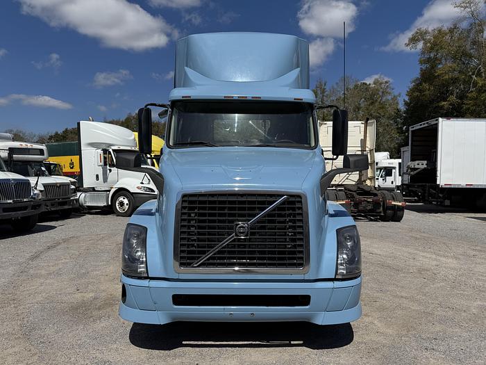Used 2014 VOLVO VNL64T