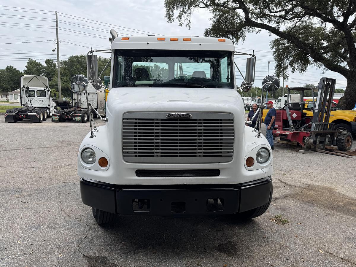 Used 2004 Freightliner® FL112