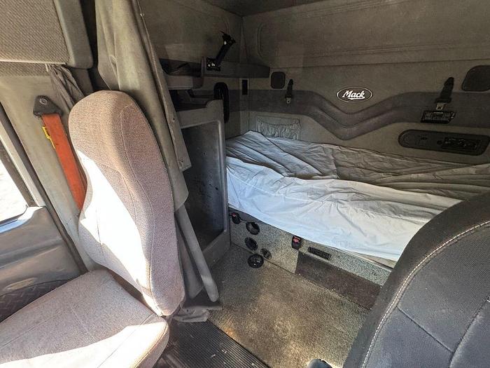 Used 2013 MACK CXU 613