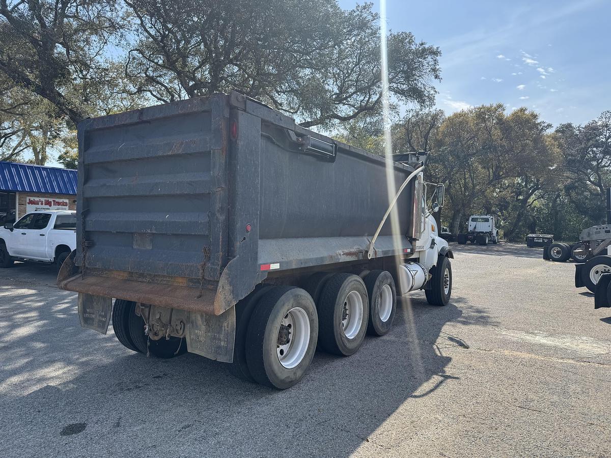 Used 2006 STERLING LT9500