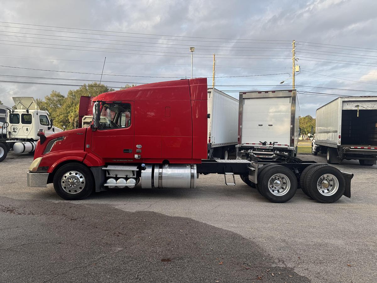 Used 2013 VOLVO VNL 64T