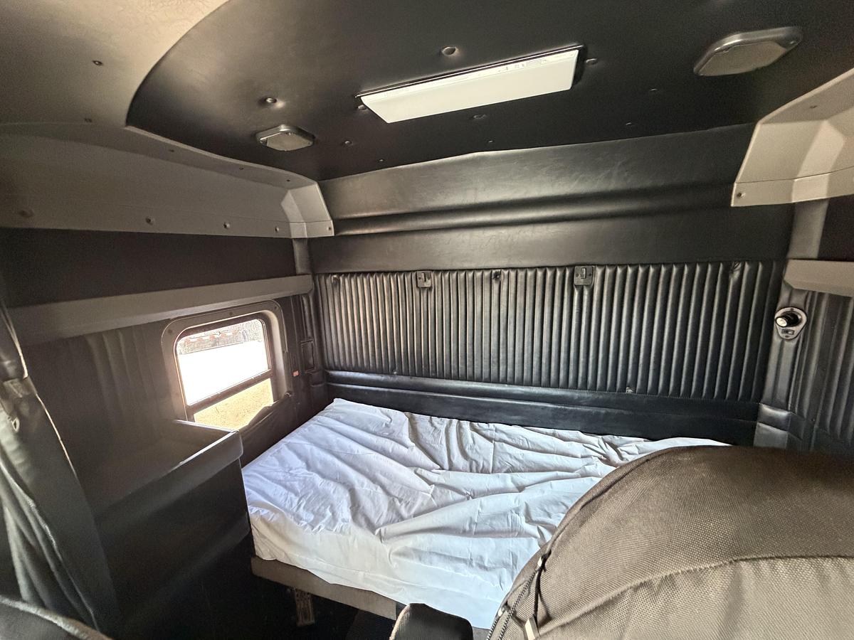 Used 2013 KENWORTH W900L