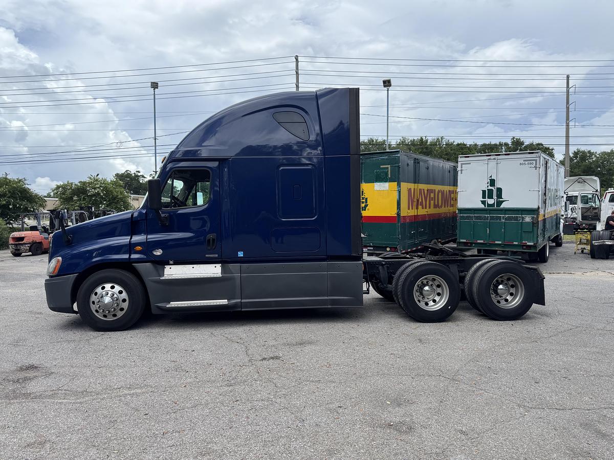 Used 2017 Freightliner® CASCADIA