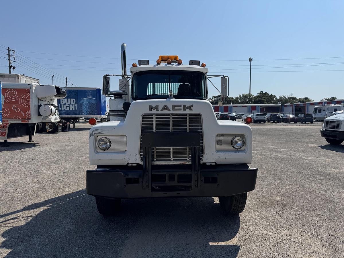 Used 1990 MACK RD 688S