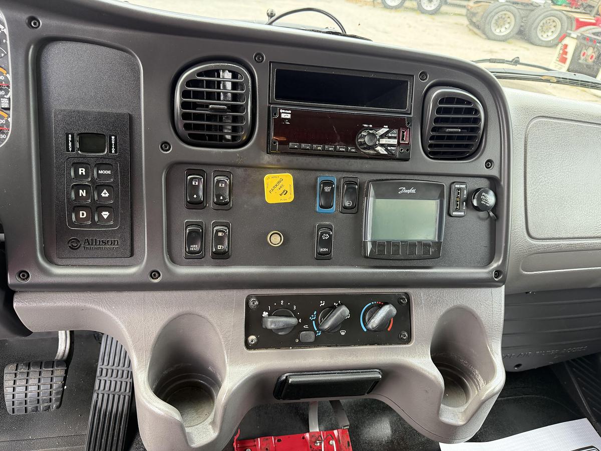 Used 2019 Freightliner M2 106