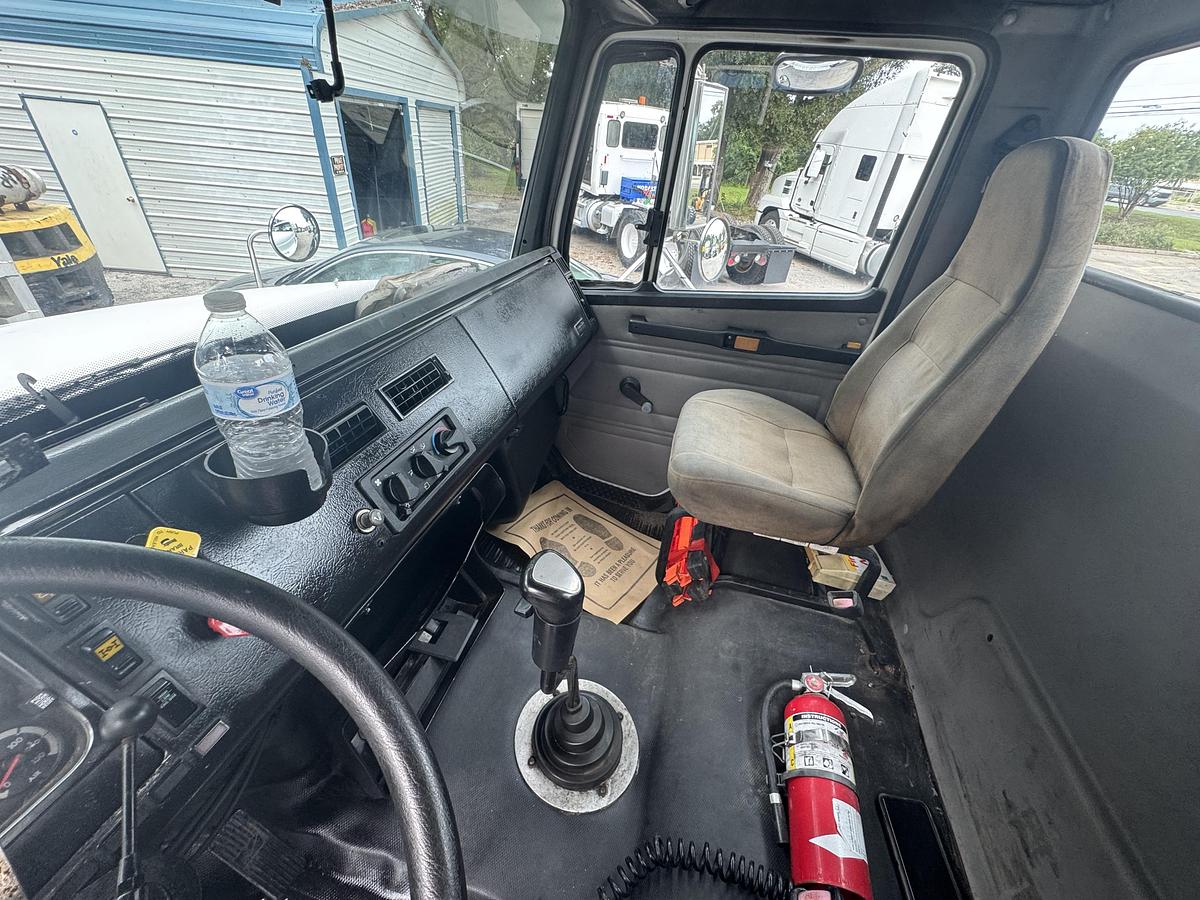 Used 2004 Freightliner® FL112