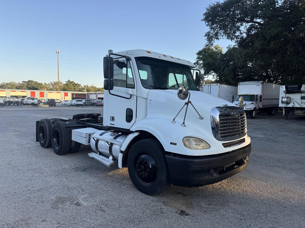 Used 2005 Freightliner® COLUMBIA