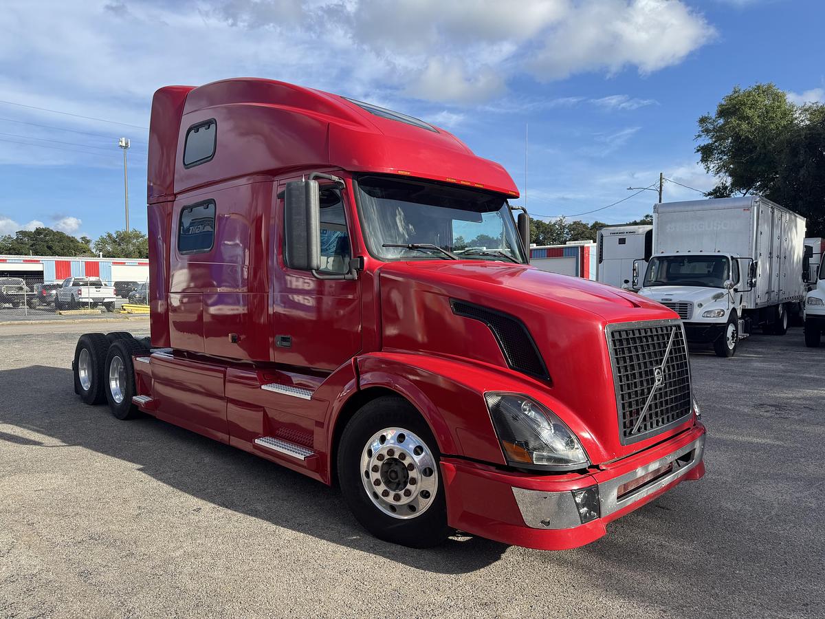 Used 2007 VOLVO VNL 780