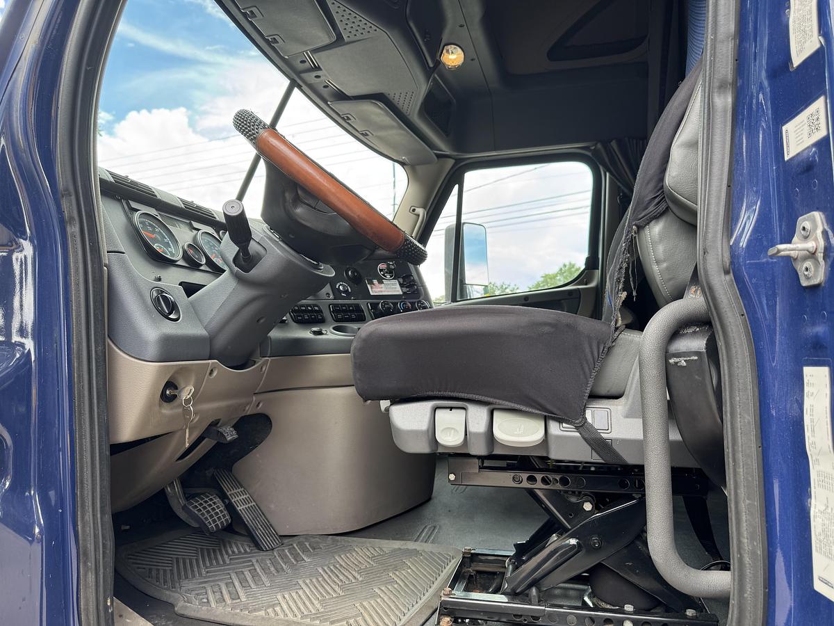 Used 2017 Freightliner® CASCADIA