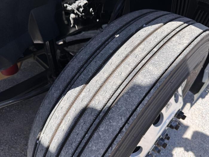 Used 2014 VOLVO VNL64T