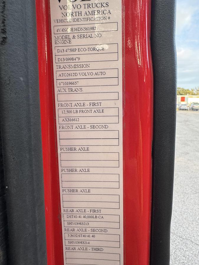 Used 2013 VOLVO VNL 64T