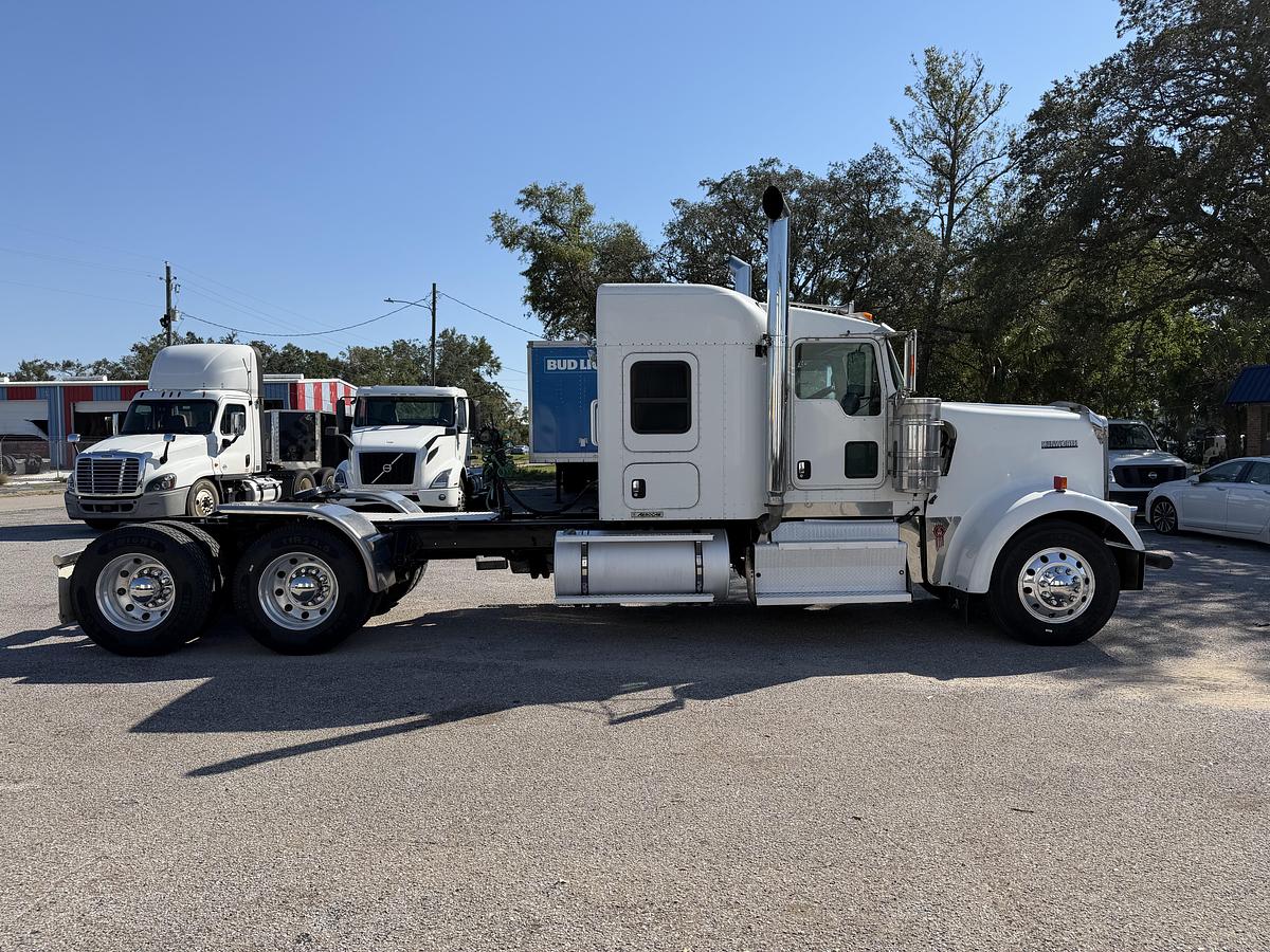 Used 2013 KENWORTH W900L