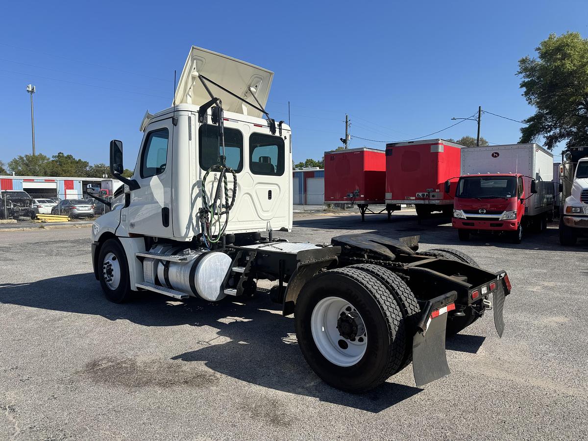 Used 2018 Freightliner® CASCADIA 126