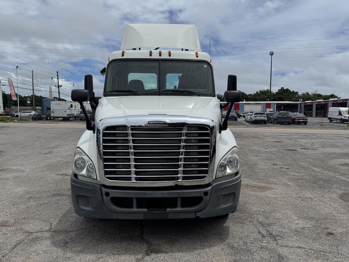 Used 2016 Freightliner® CASCADIA