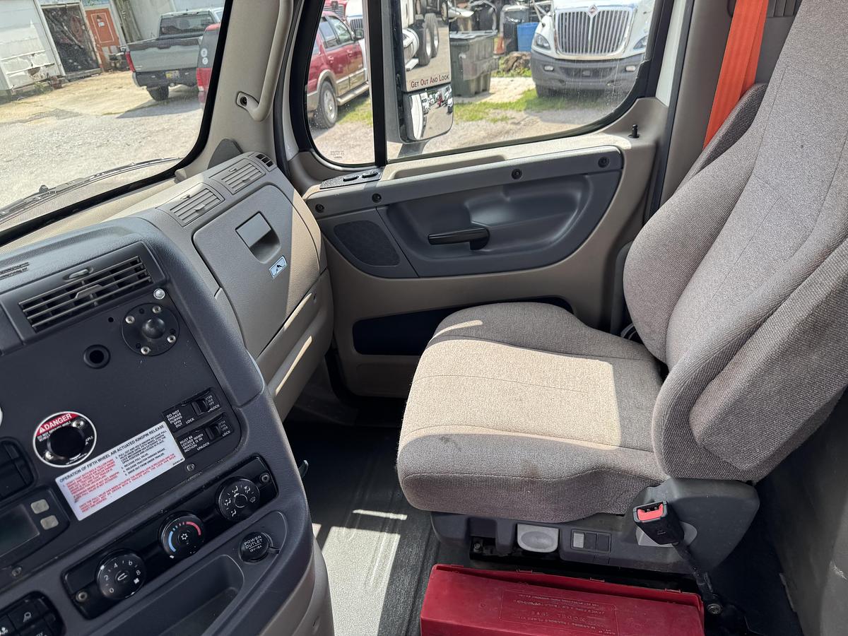 Used 2019 Freightliner® CASCADIA