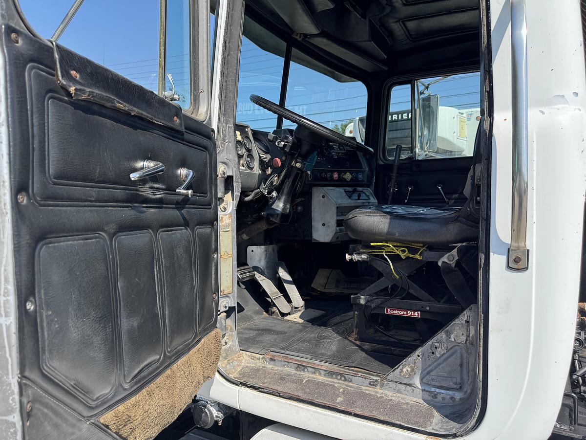 Used 1990 MACK RD 688S