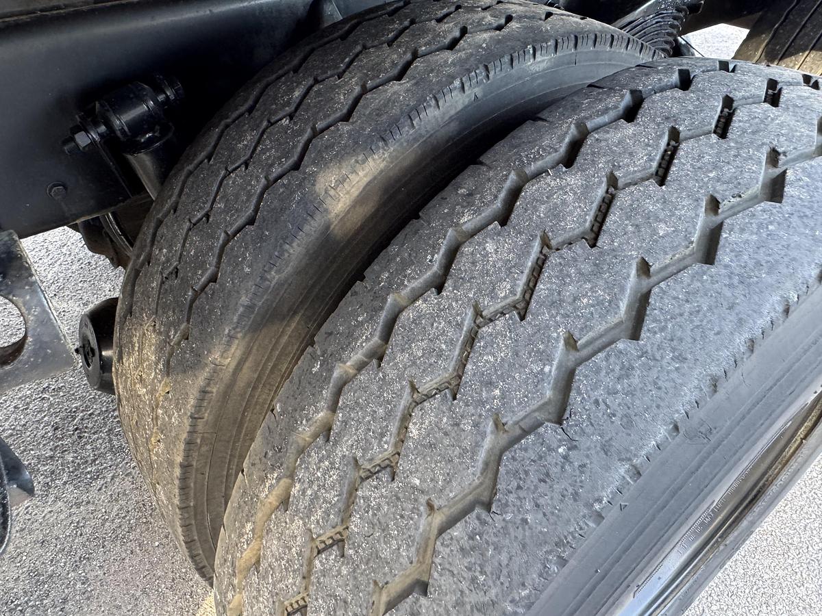 Used 2006 STERLING LT9513