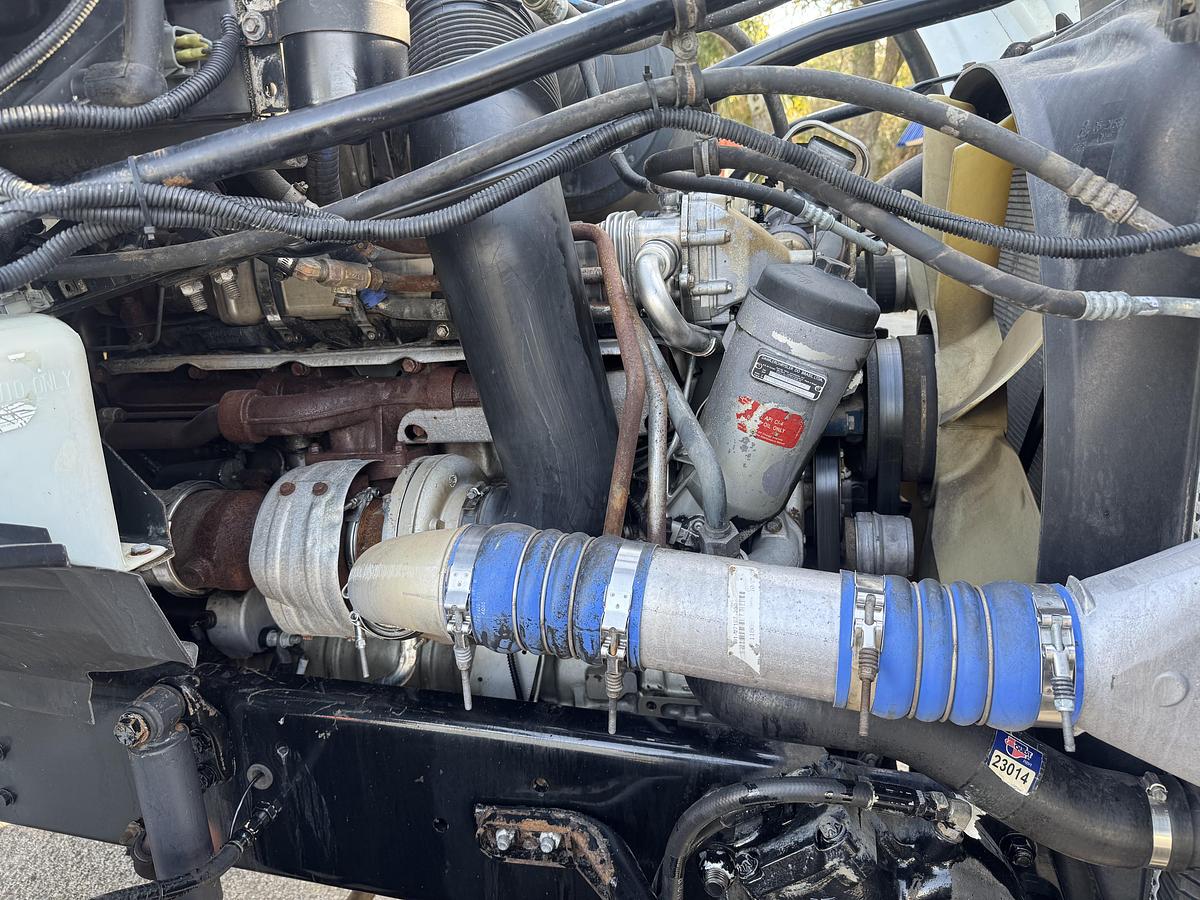 Used 2006 STERLING LT9513