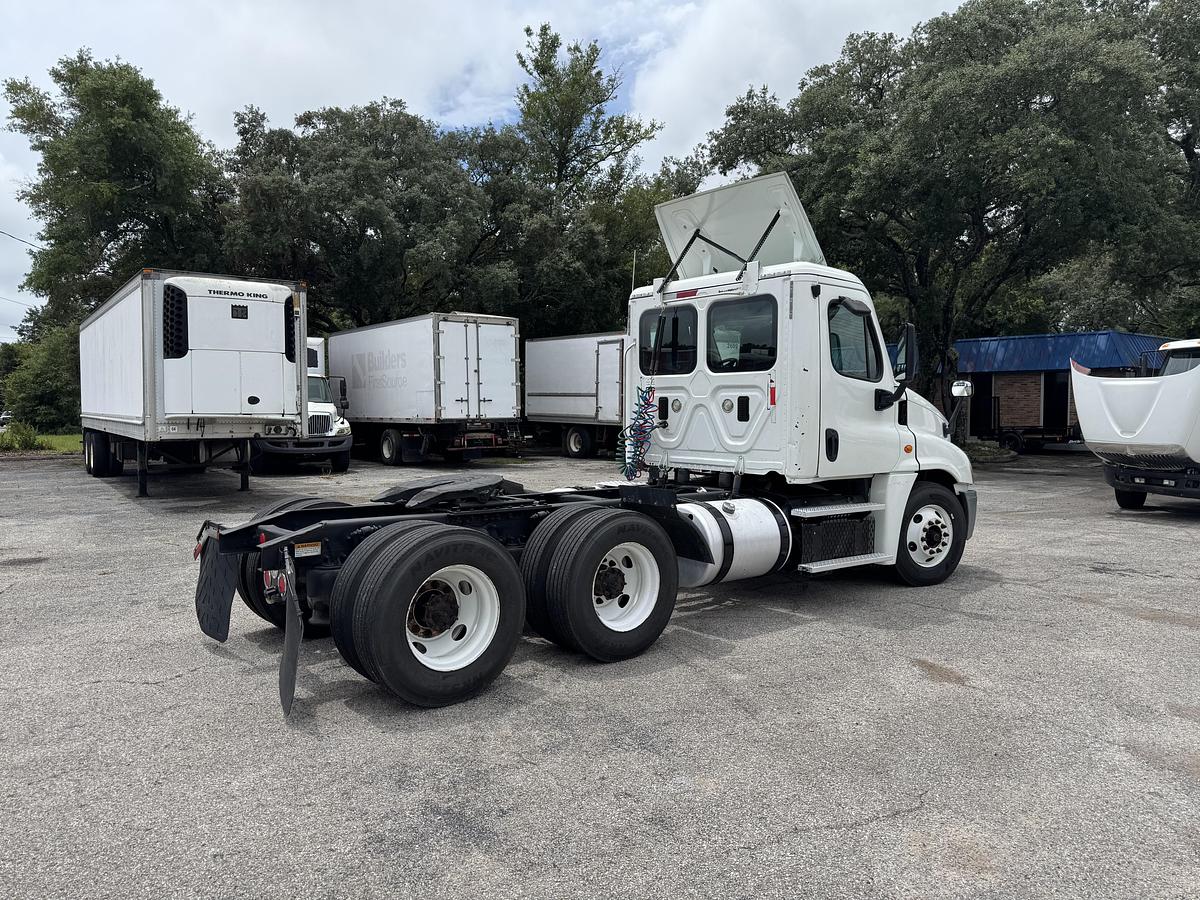 Used 2016 Freightliner® CASCADIA