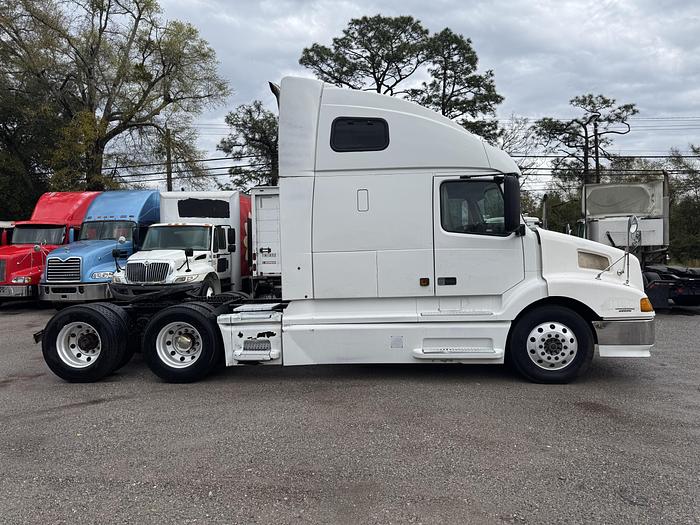 Used 2003 VOLVO VNL 64T