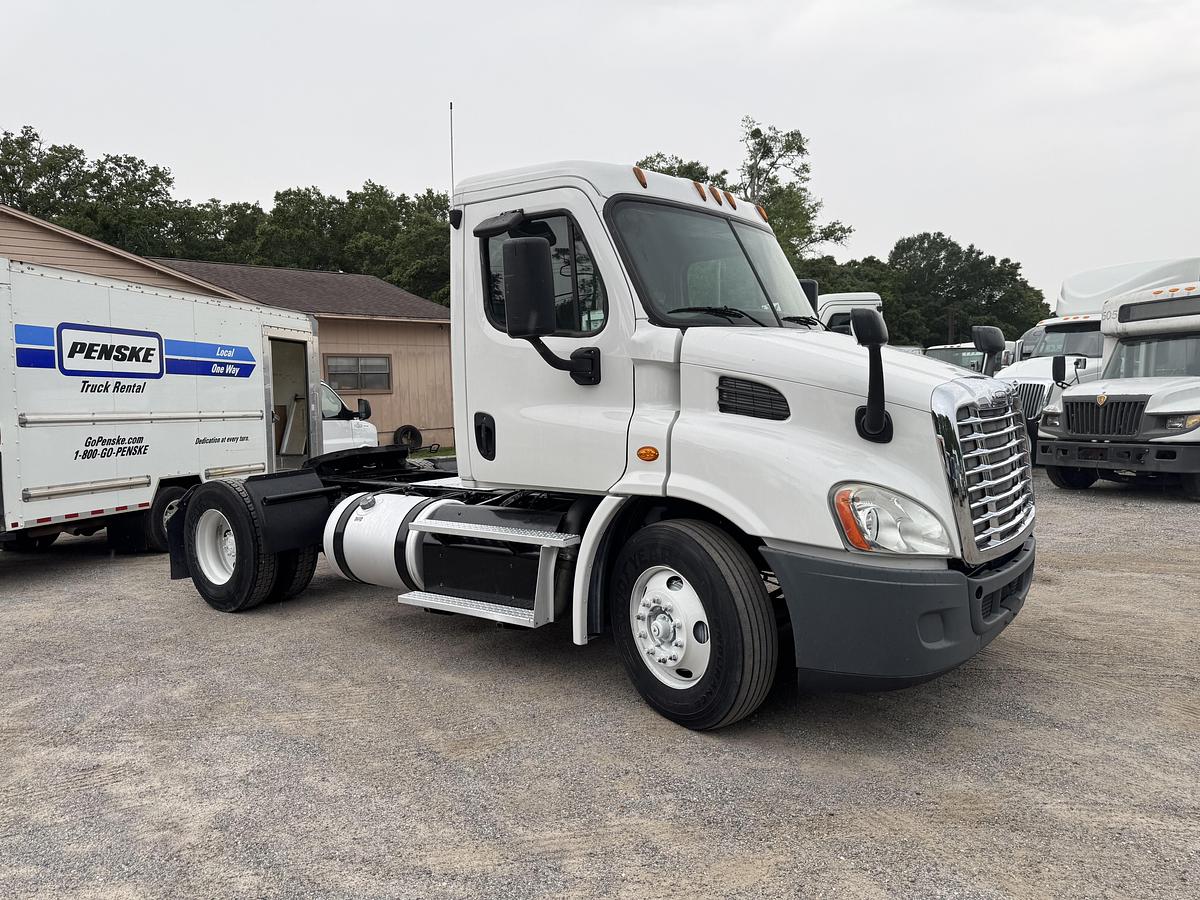 Used 2016 Freightliner® CASCADIA