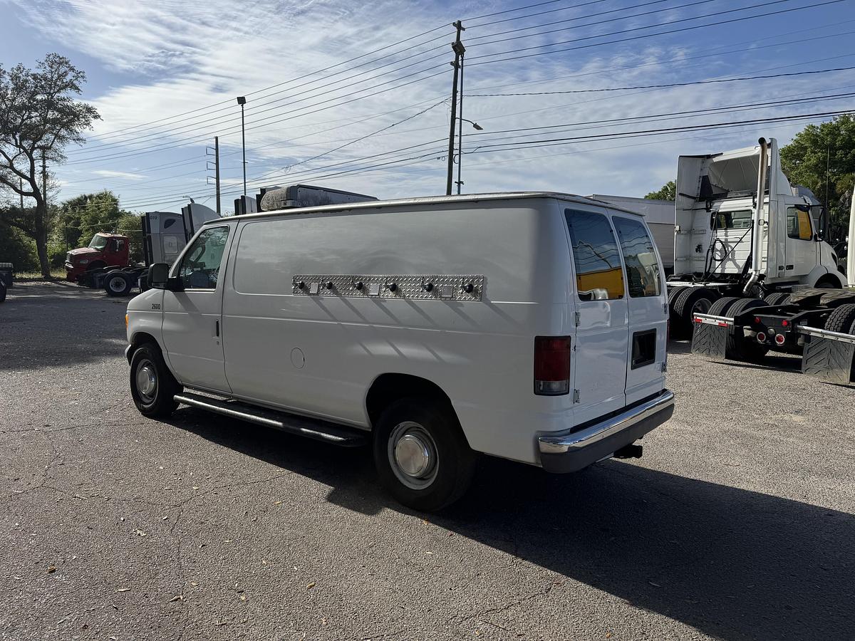 Used 2006 FORD ECONOLINE VAN E-150