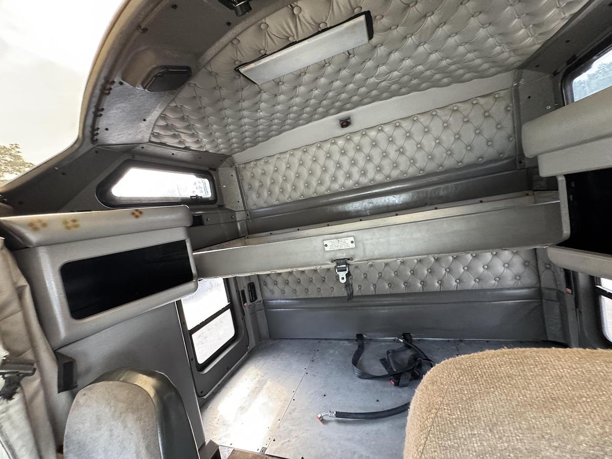 Used 2013 KENWORTH T660