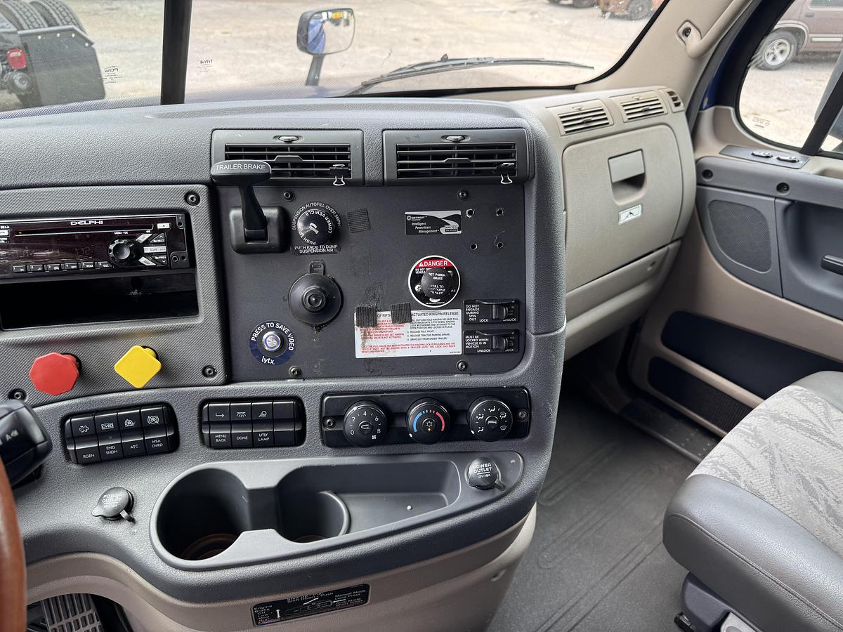 Used 2017 Freightliner® CASCADIA