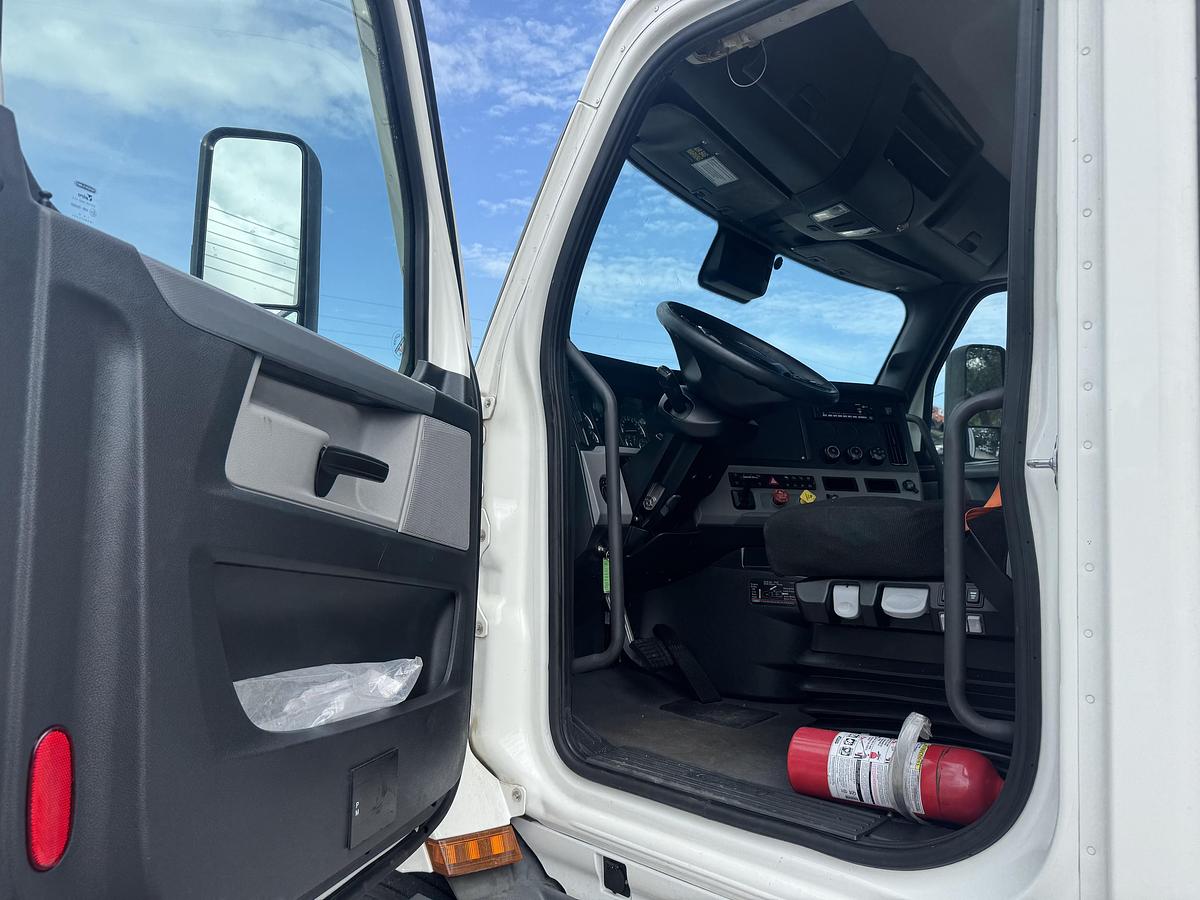 Used 2022 Freightliner® CASCADIA 126