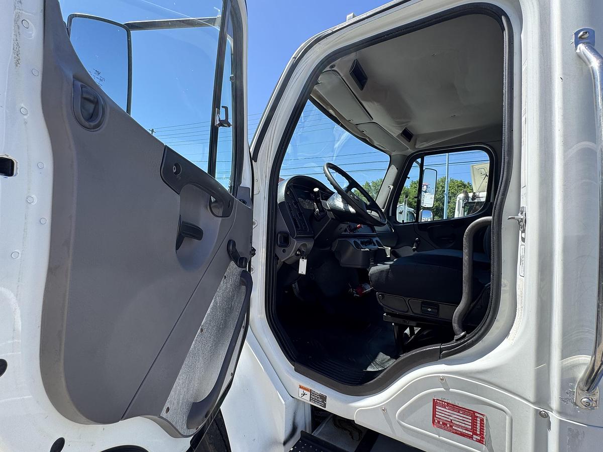 Used 2014 Freightliner® M2 106