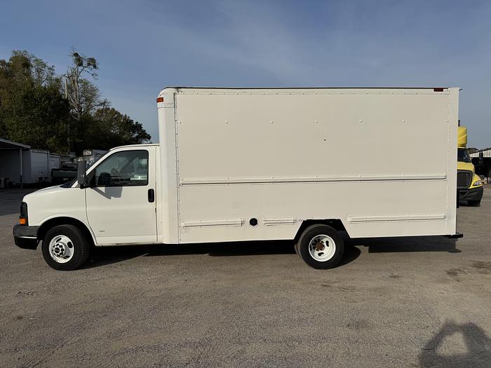 Used 2004 GMC SAVANA 3500