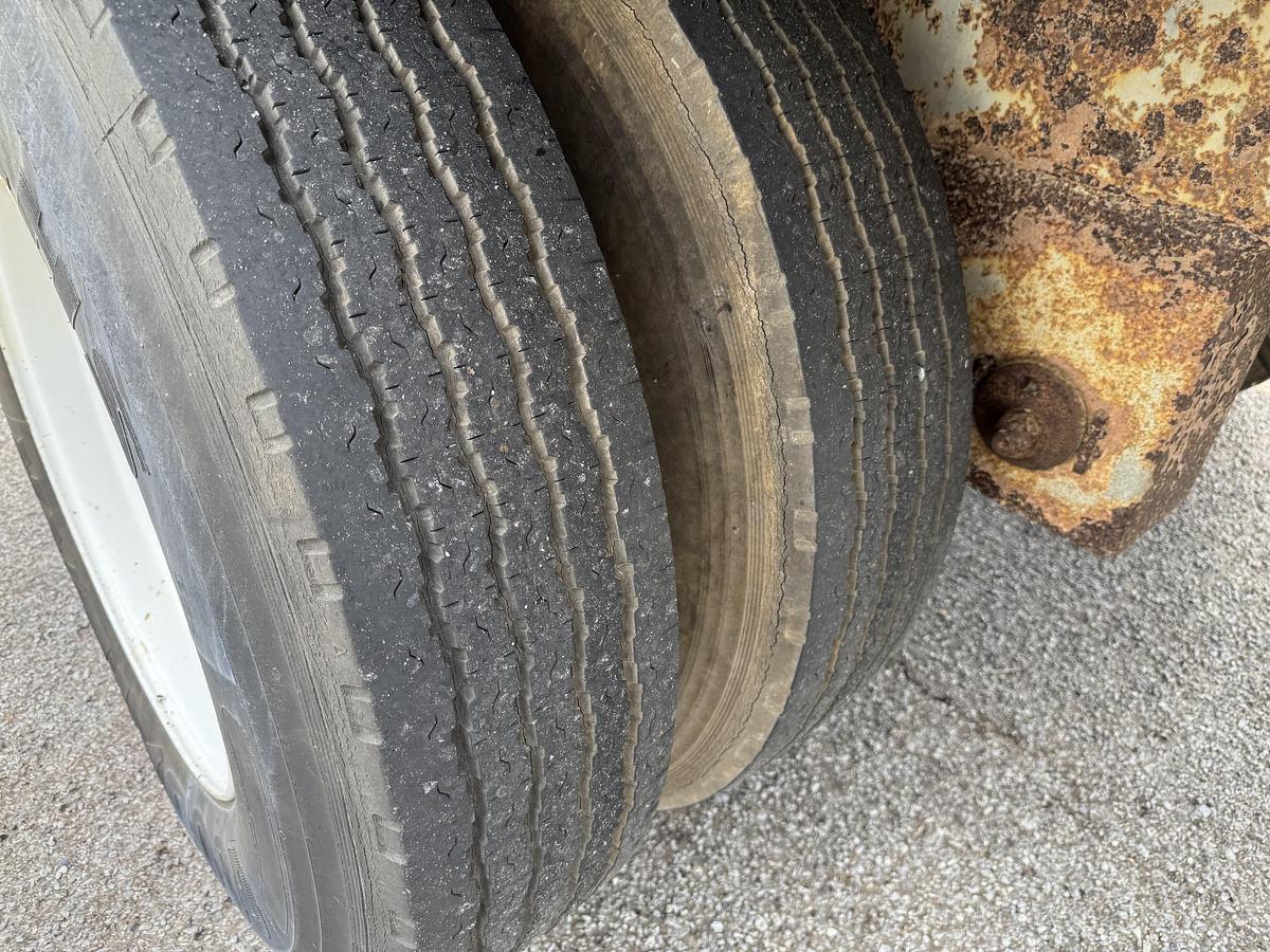 Used 2003 TRAILMOBILE PUP DRYVAN TRAILER