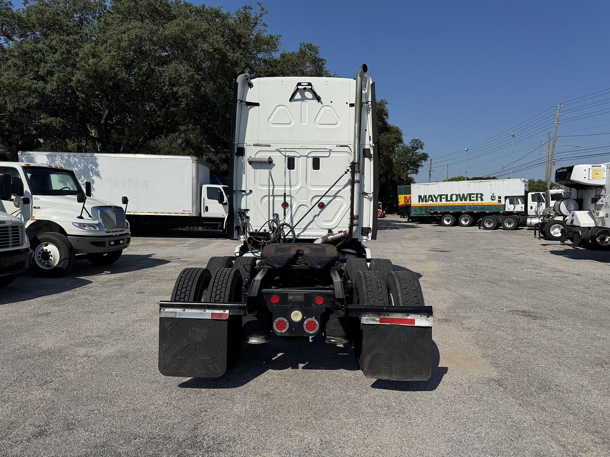 Used 2010 Freightliner® CASCADIA