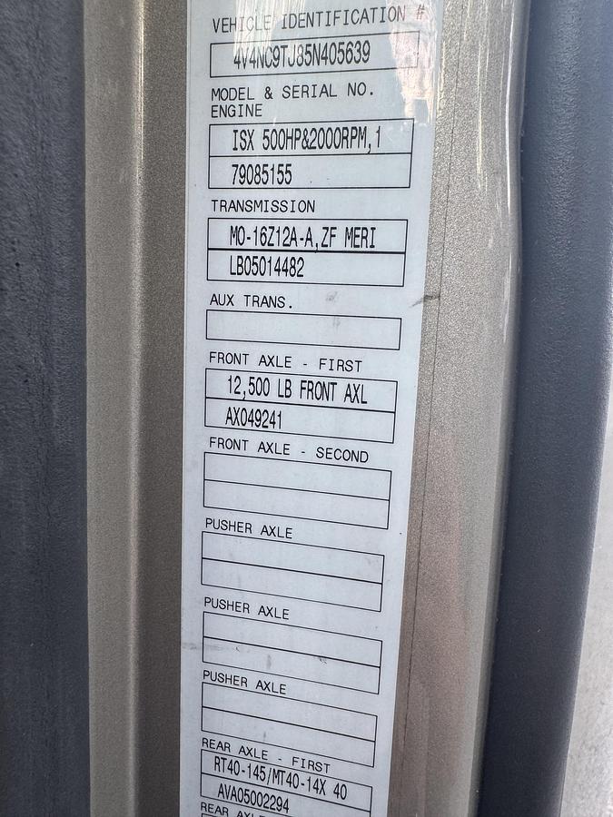 Used 2005 VOLVO VNL 780