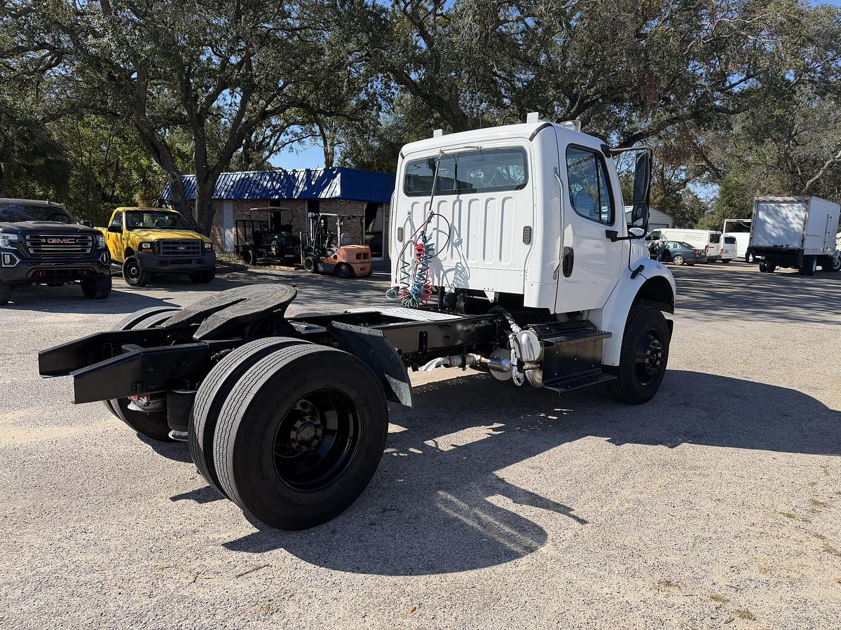 Used 2015 Freightliner M2 106