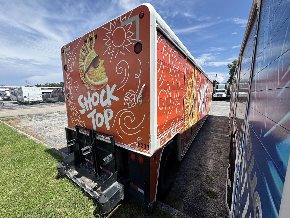 Used 2004 MICKEY REFRIGERATED BEVERAGE TRAILER