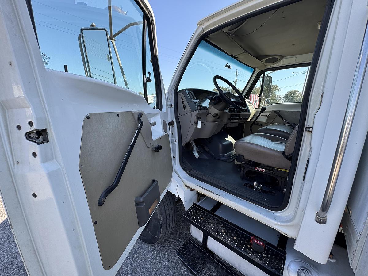 Used 2006 STERLING ACTERRA