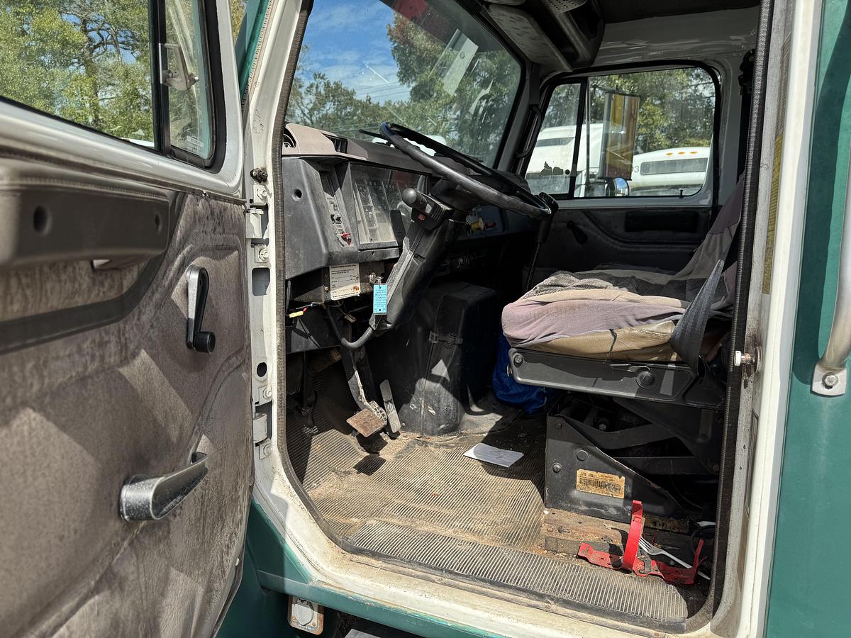 Used 2000 INTERNATIONAL 4900