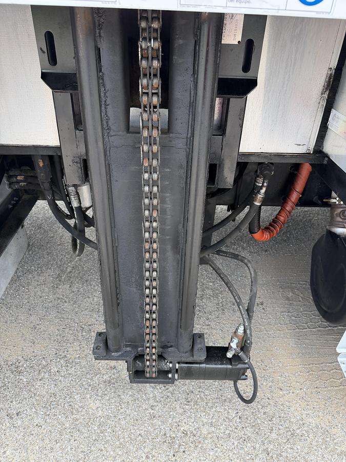 Used 2019 Freightliner M2 106