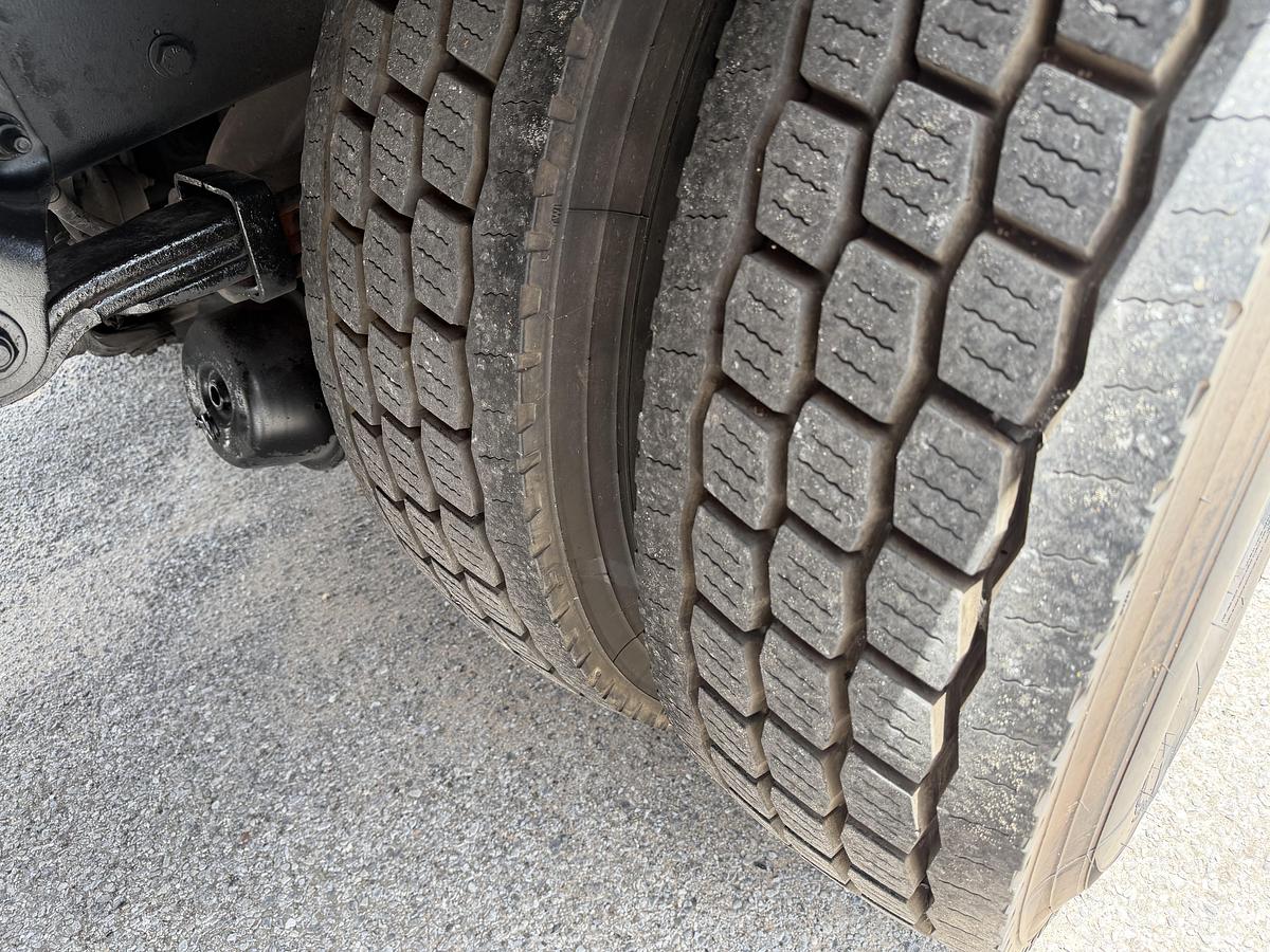 Used 2019 Freightliner M2 106