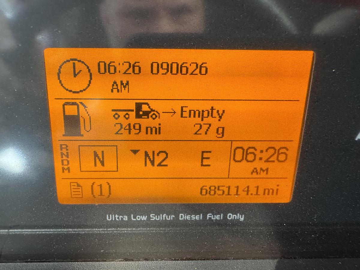 Used 2013 VOLVO VNL 64T