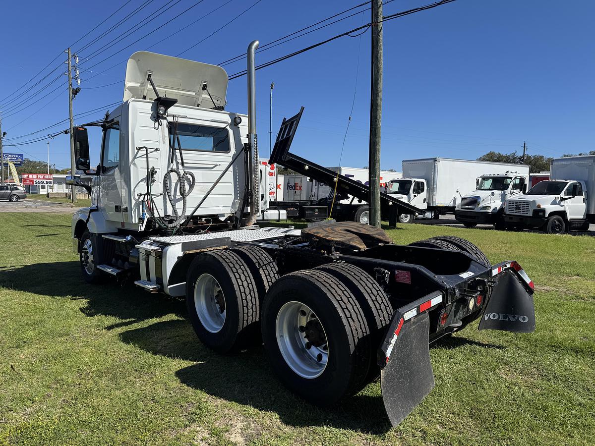 Used 2016 VOLVO VNL