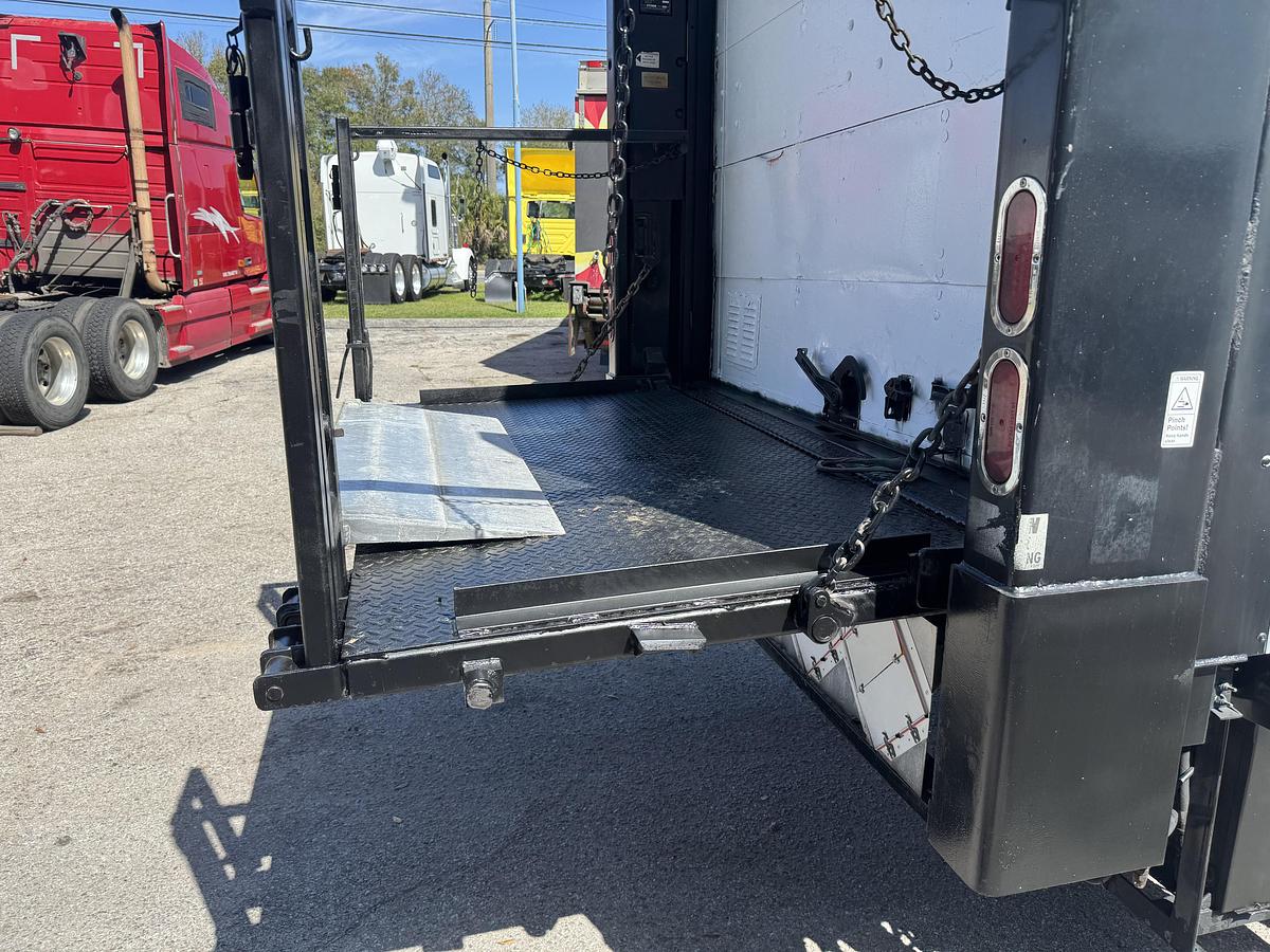 Used 2009 Freightliner® M2 106