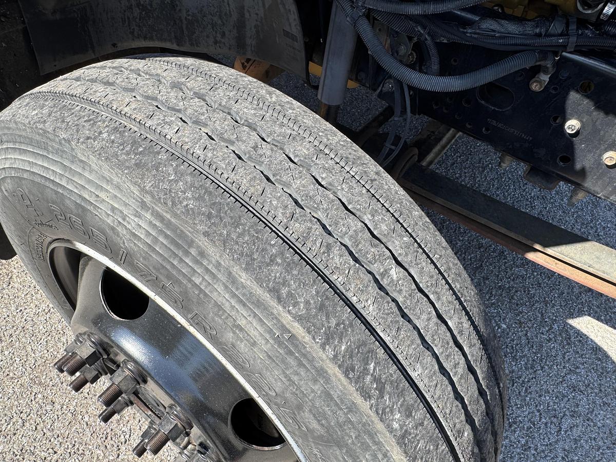 Used 2005 CHEVROLET C6500