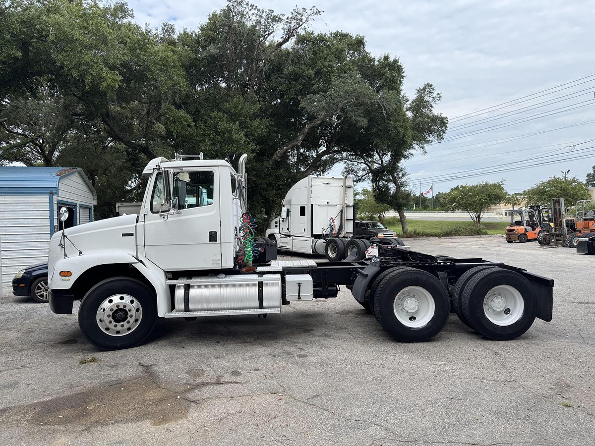 Used 2004 Freightliner® FL112