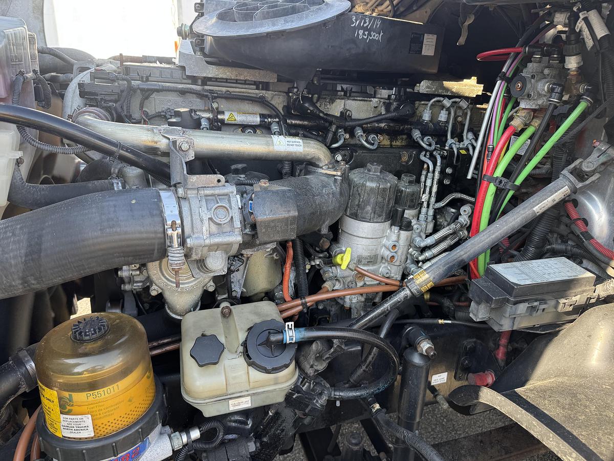 Used 2013 Freightliner® CASCADIA