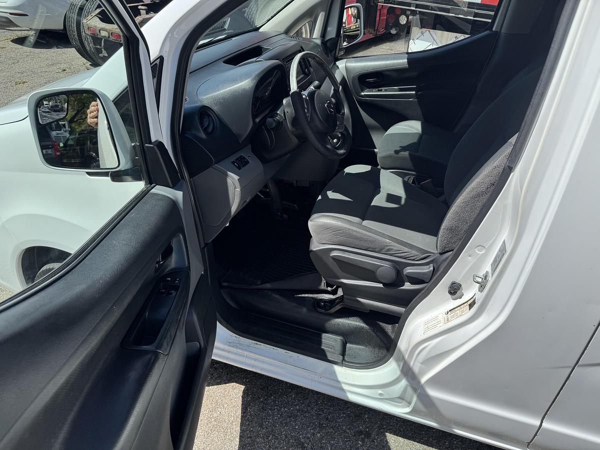 Used 2015 NISSAN NV200 SV