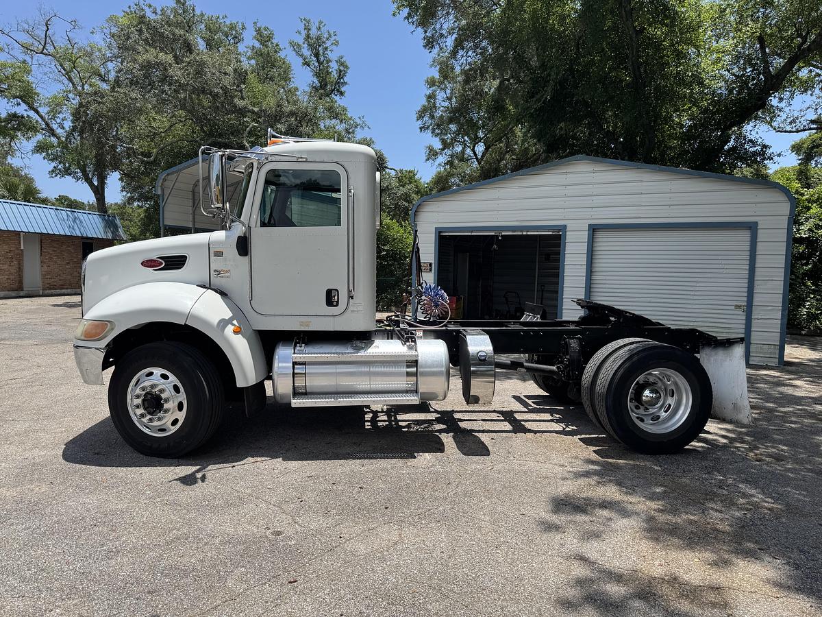 Used 2015 Peterbilt 337
